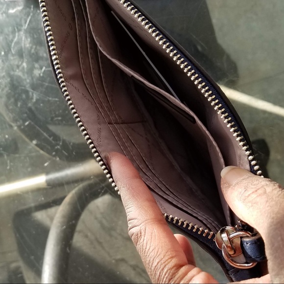 💼Michael Kors Slim Clutch w/ 🌺 Embellishments - Picture 4 of 5